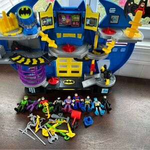 Batman Batcave Playset with Action Figures